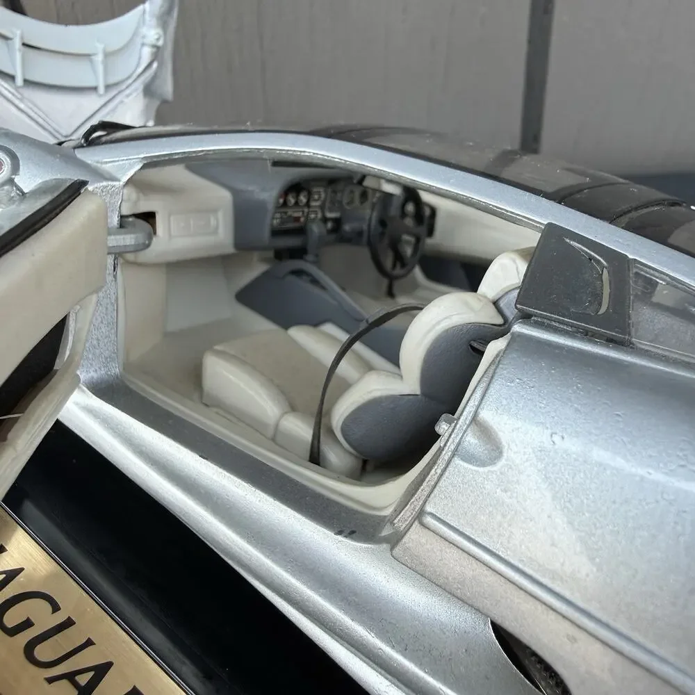 1:24 Maisto 1992 Jaguar XJ220 silver